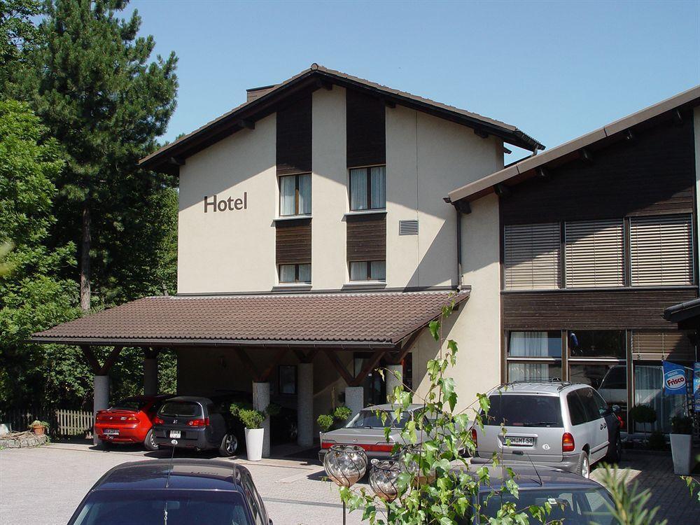 Hotel Sportcenter Fuenf Doerfer Ag Zizers 외부 사진